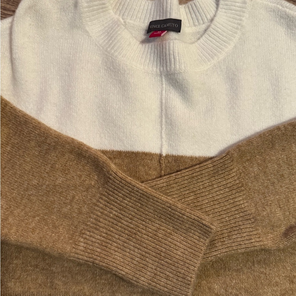 Vince Camuto Women's Crewneck Sweater - White and Tan